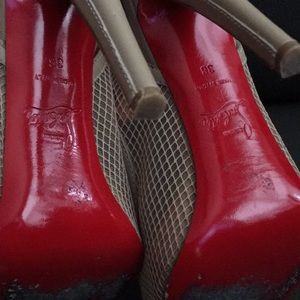 Christian Louboutin peep toe